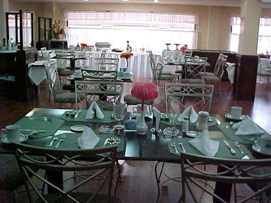 Rose Hotel Monterrey Restoran fotoğraf